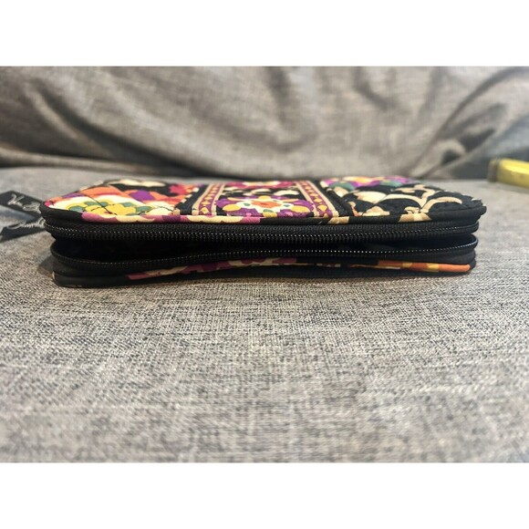 Vera Bradley Zip Around Wallet In Suzani Quilted Compartments - Picture 6 of 9